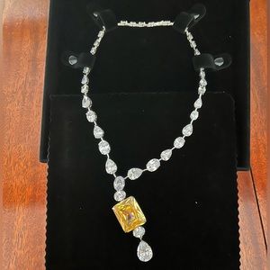 NWT Radiant Cut Pendant Necklace